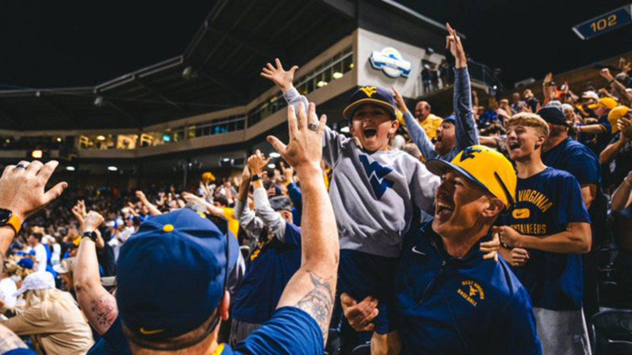 West Virginia’s epic walk-off sparks emotional ‘Country Roads’ celebration that defines college sports West Virginia’s epic walk-off sparks emotional ‘Country Roads’ celebration that defines college sports