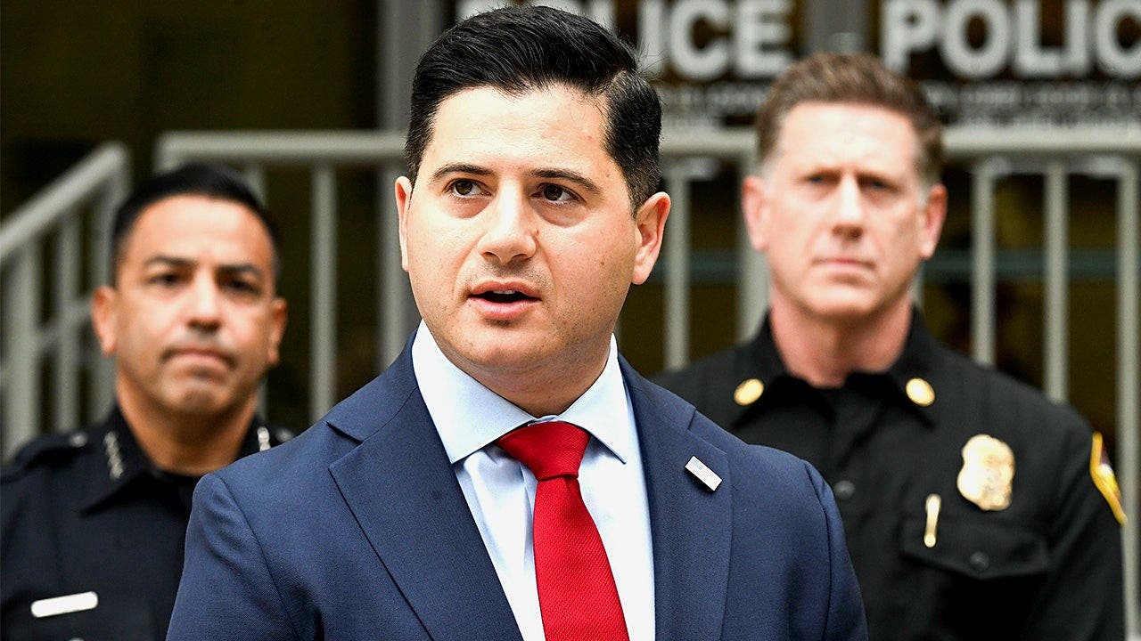 Federal prosecutor calls California a ‘fraudster’s paradise’ amid busts Federal prosecutor calls California a ‘fraudster’s paradise’ amid busts