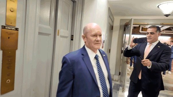 SEE IT: Dem senators dodge on backing Platner as Maine candidate’s scandal clouds final days before primary