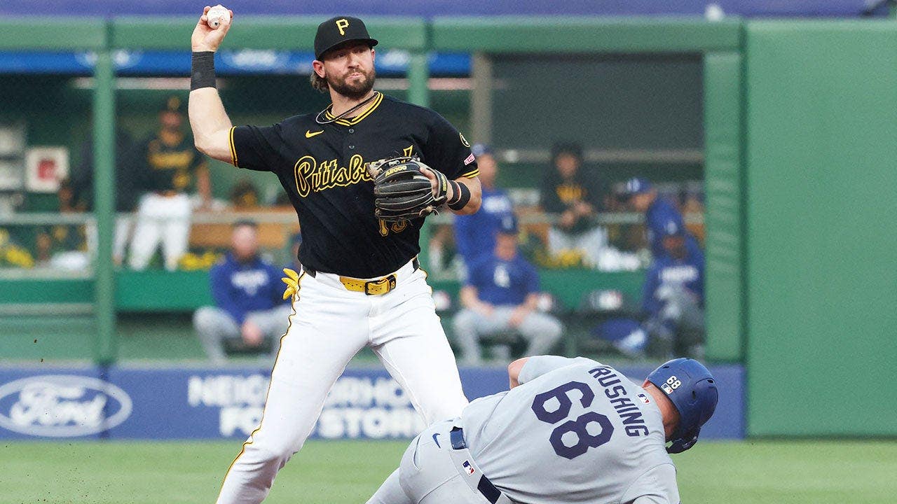 Dodgers catcher Dalton Rushing executes a slide so illegal it would’ve made the 1980s proud Dodgers catcher Dalton Rushing executes a slide so illegal it would’ve made the 1980s proud