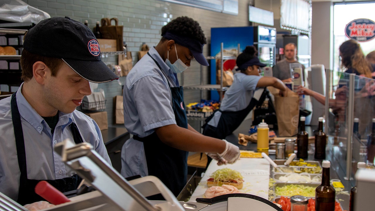 Americans crown a new fast-food favorite in annual satisfaction study Americans crown a new fast-food favorite in annual satisfaction study