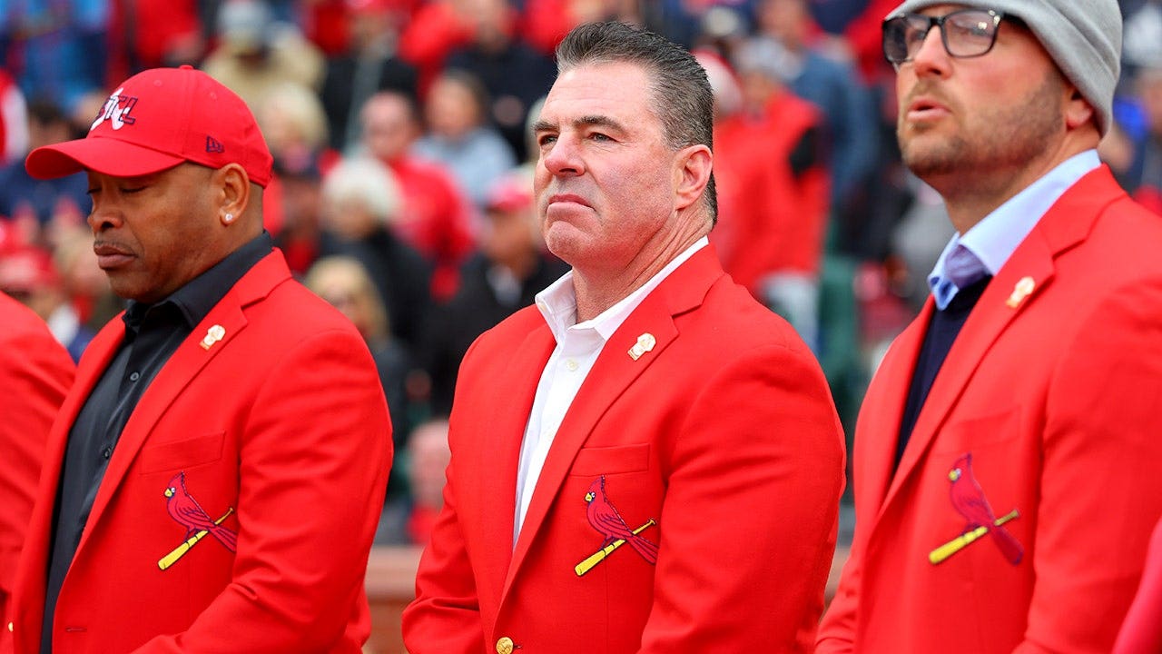 MLB great Jim Edmonds says he wouldn’t have tolerated National Anthem protests: ‘We stand up and salute’ MLB great Jim Edmonds says he wouldn’t have tolerated National Anthem protests: ‘We stand up and salute’