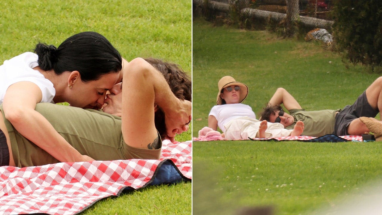 Katy Perry, Justin Trudeau spotted kissing during Santa Barbara picnic Katy Perry, Justin Trudeau spotted kissing during Santa Barbara picnic