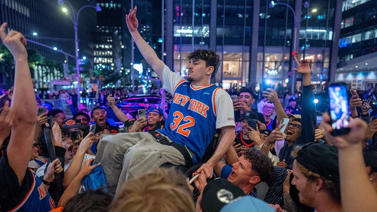 NYPD reverses watch party ban outside MSG for Knicks NBA Finals Game 1 NYPD reverses watch party ban outside MSG for Knicks NBA Finals Game 1