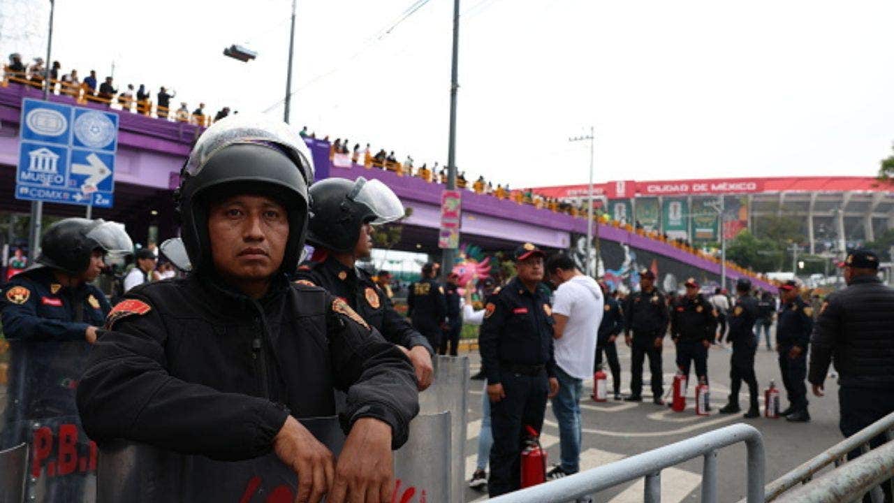 Anti-government protesters clash with riot police outside World Cup opener while Shakira performs inside Anti-government protesters clash with riot police outside World Cup opener while Shakira performs inside