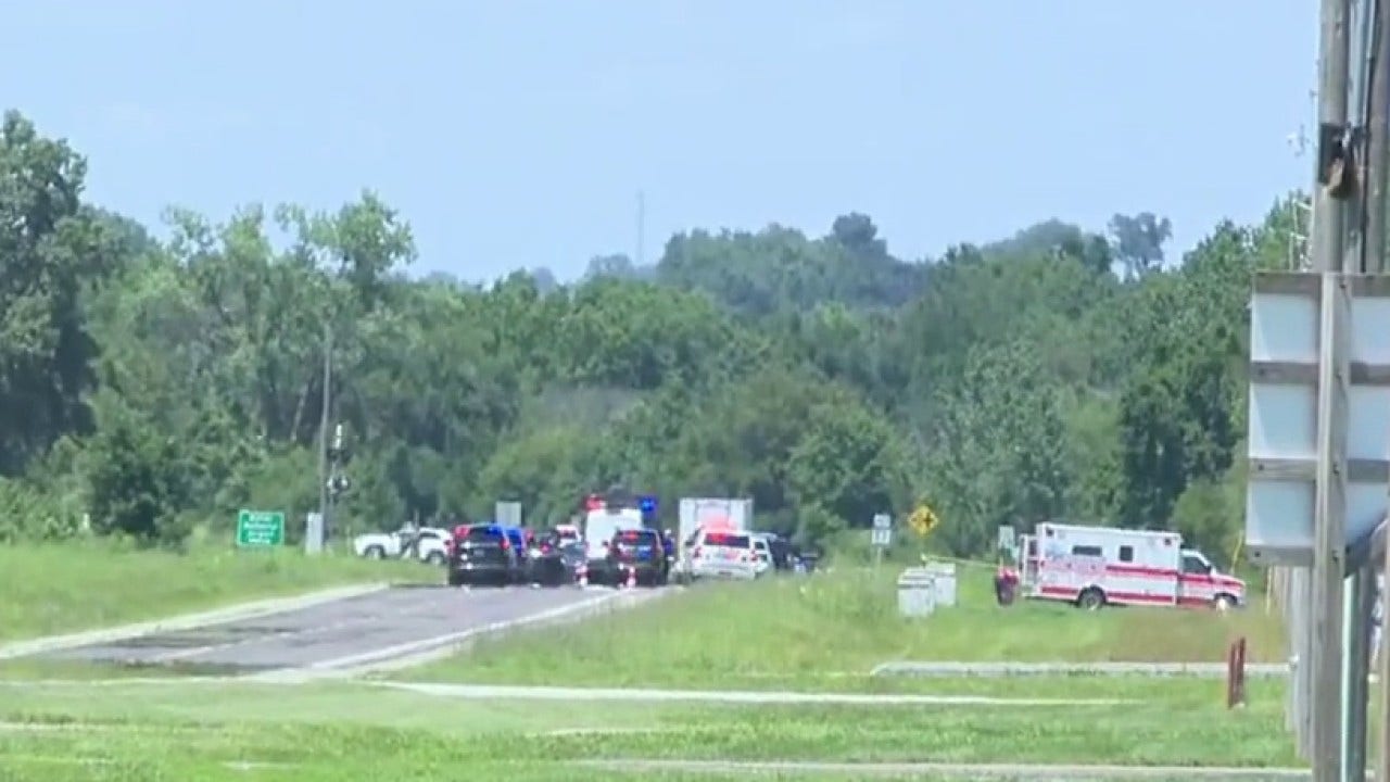 11 skydivers, one pilot killed in Missouri plane crash near airport