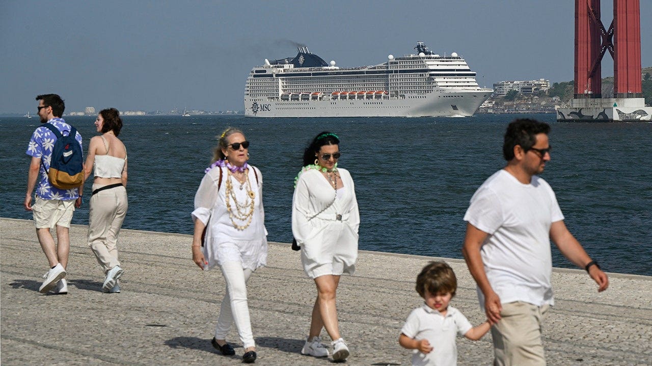 Cruise tipping charges are ‘out of control,’ say passengers as companies tout ‘exceptional service’ Cruise tipping charges are ‘out of control,’ say passengers as companies tout ‘exceptional service’