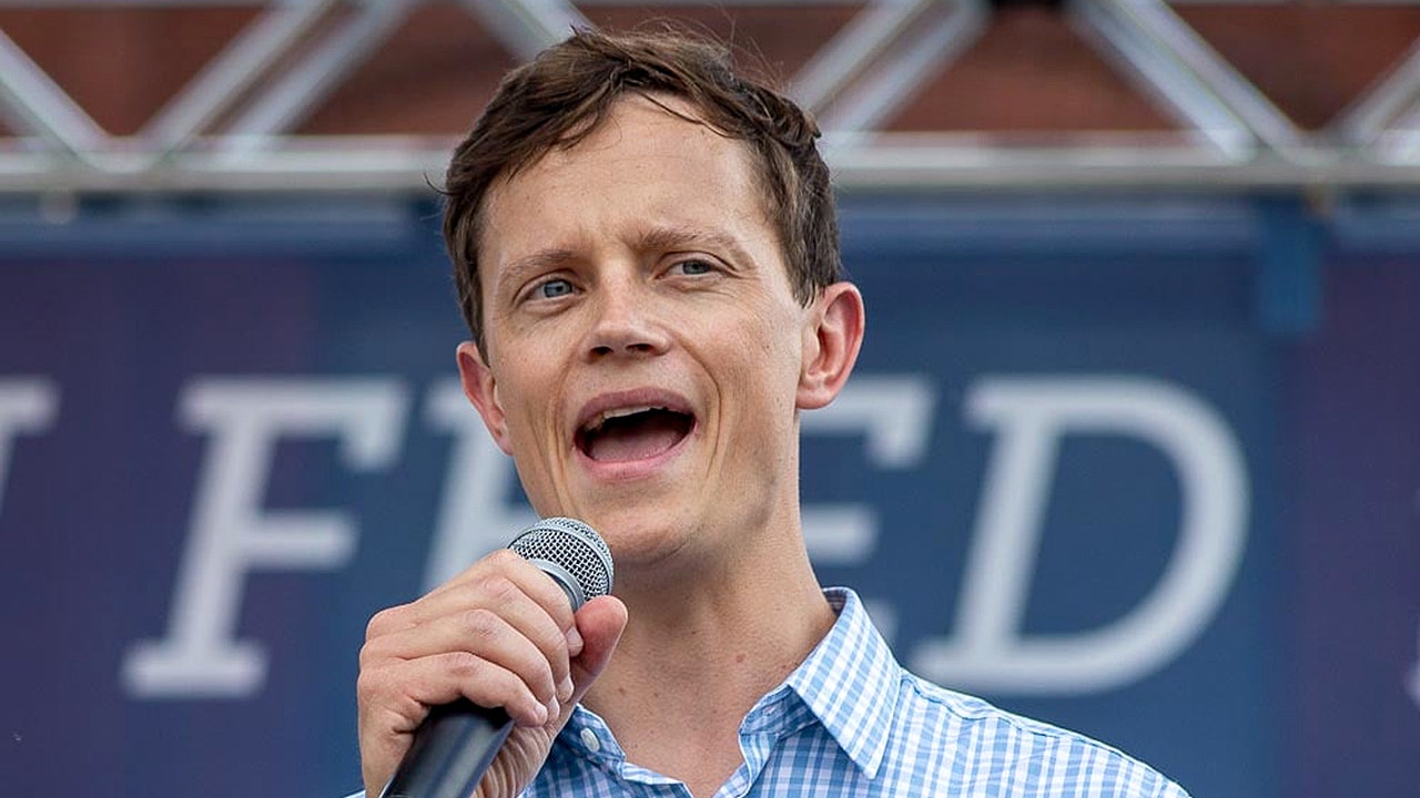 Iowa Governor Candidate's Church Attendance Raises Questions Iowa Governor Candidate's Church Attendance Raises Questions