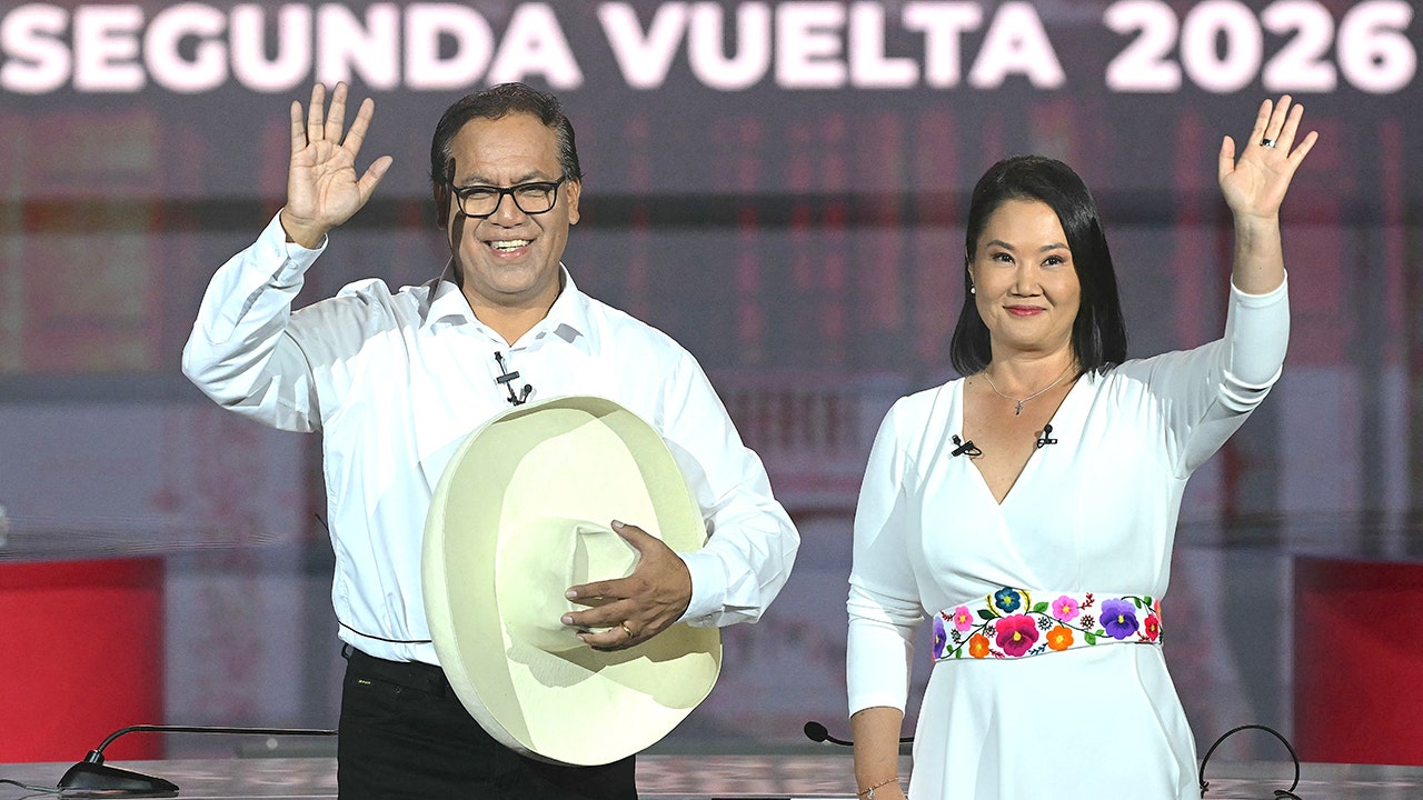 Pro-US conservative faces leftist in Peru’s high-stakes presidential runoff Pro-US conservative faces leftist in Peru’s high-stakes presidential runoff