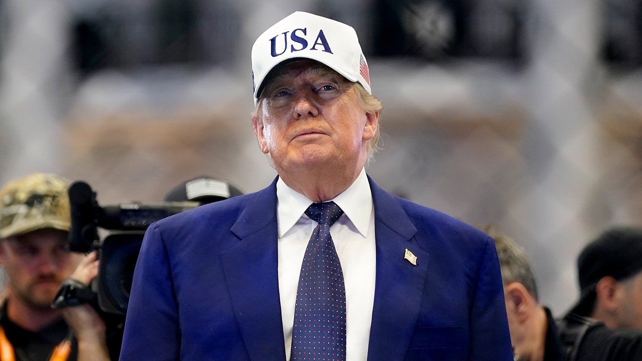 Trump Backs Both Candidates in South Carolina Gubernatorial Runoff Trump Backs Both Candidates in South Carolina Gubernatorial Runoff