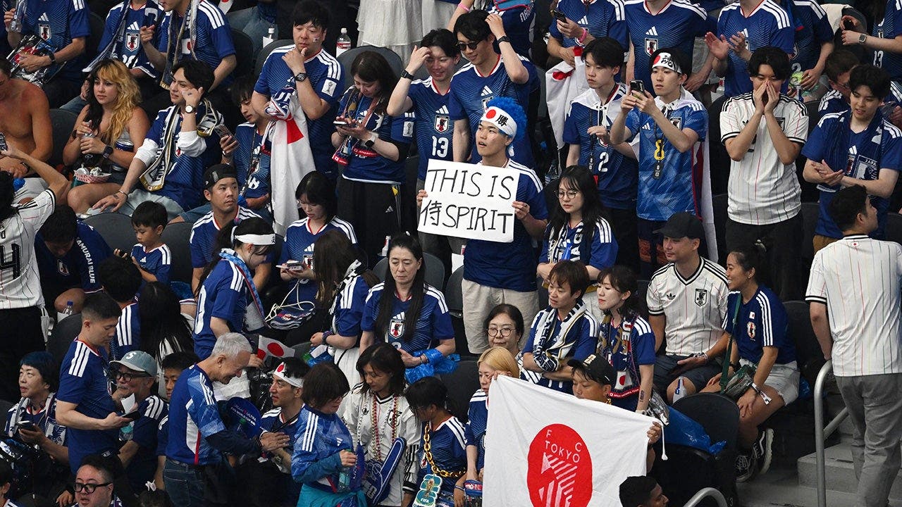 Japanese World Cup fans clean up stadium with NFL quarterback after team draws with the Netherlands Japanese World Cup fans clean up stadium with NFL quarterback after team draws with the Netherlands