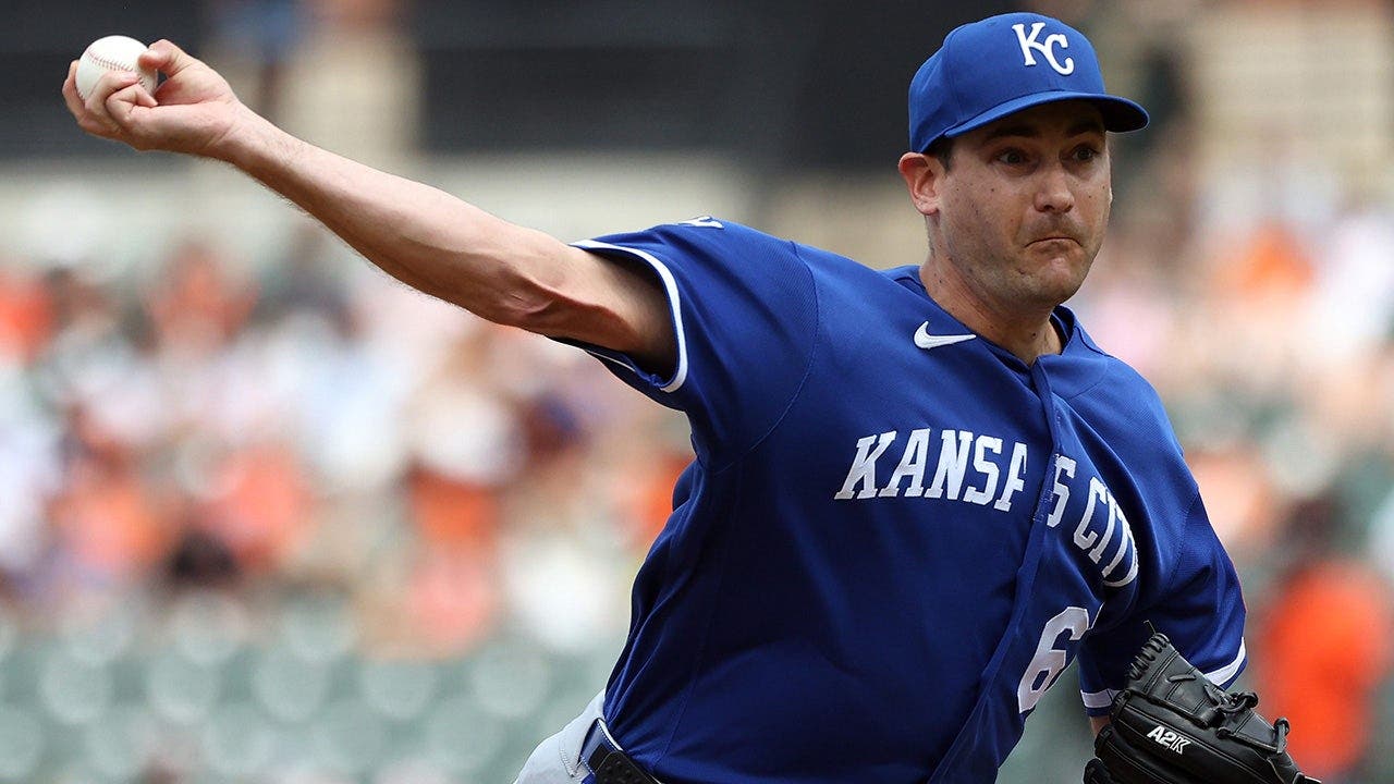 Padres vs. Royals pitching matchup favors the under 10.5 as the second-half of the MLB season starts Padres vs. Royals pitching matchup favors the under 10.5 as the second-half of the MLB season starts
