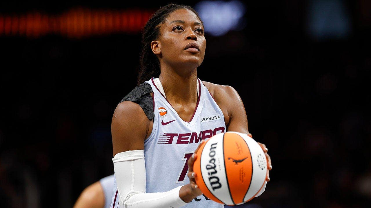Caitlin Clark’s former teammate calls out WNBA for suspending Tempo head coach over ‘protected species’ remark Caitlin Clark’s former teammate calls out WNBA for suspending Tempo head coach over ‘protected species’ remark