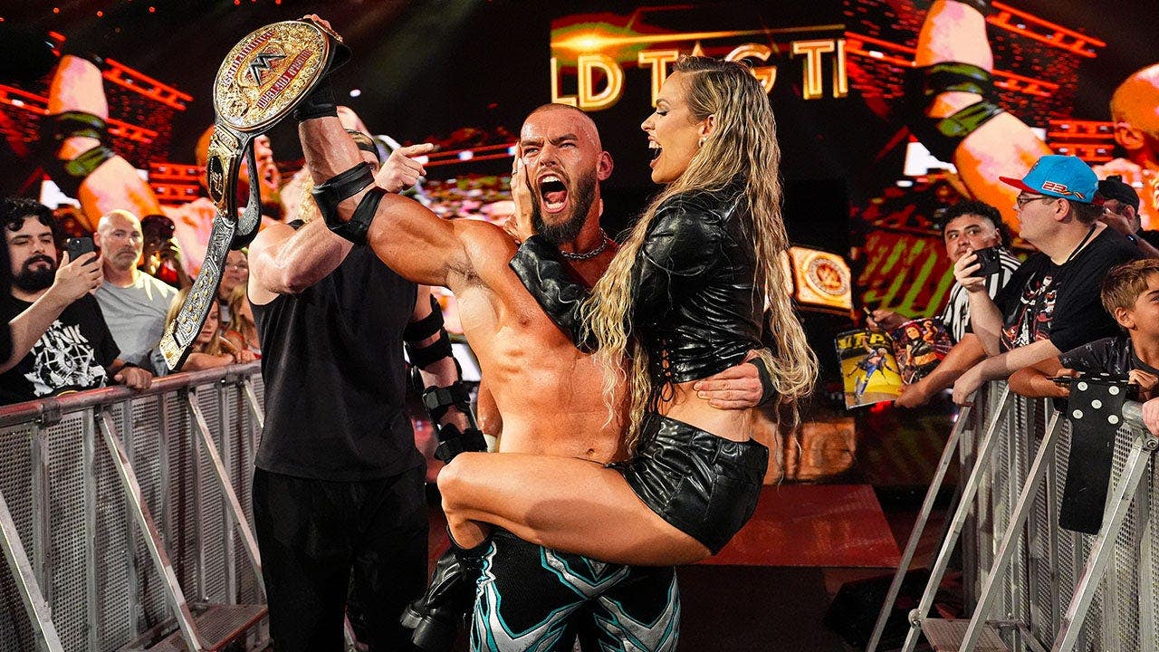 WWE’s Maxxine Dupri helps Austin Theory and Bron Breakker win World Tag Team Championship, seals win with kiss WWE’s Maxxine Dupri helps Austin Theory and Bron Breakker win World Tag Team Championship, seals win with kiss
