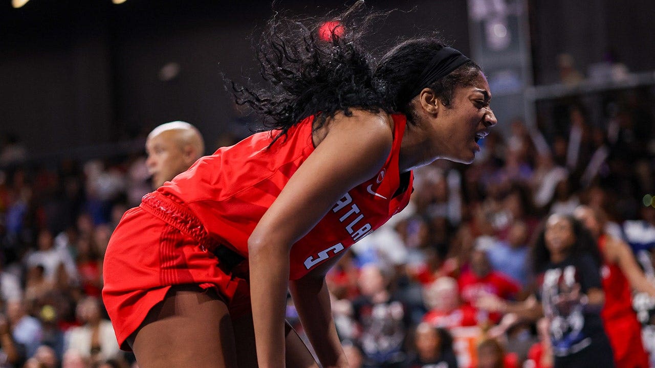 Angel Reese exits game with injury after posting pathetic stat line against former team Angel Reese exits game with injury after posting pathetic stat line against former team