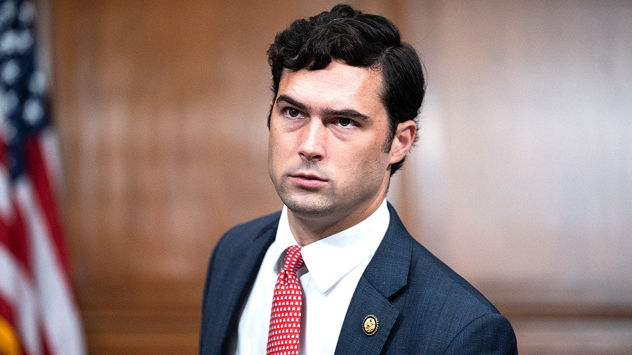 Rep Brandon Gill backs Trump executive order, calls to ‘clean house’ at the Smithsonian Rep Brandon Gill backs Trump executive order, calls to ‘clean house’ at the Smithsonian