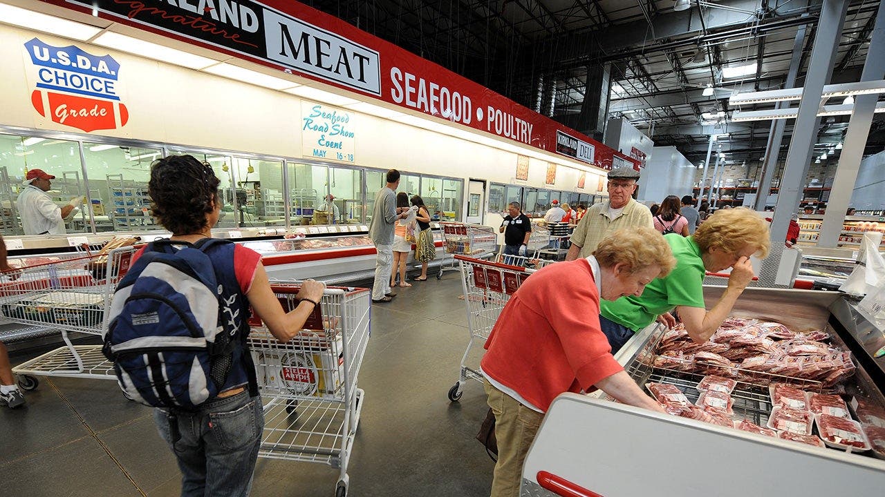 Wealthy Americans choose one grocery store chain over rivals, survey finds Wealthy Americans choose one grocery store chain over rivals, survey finds