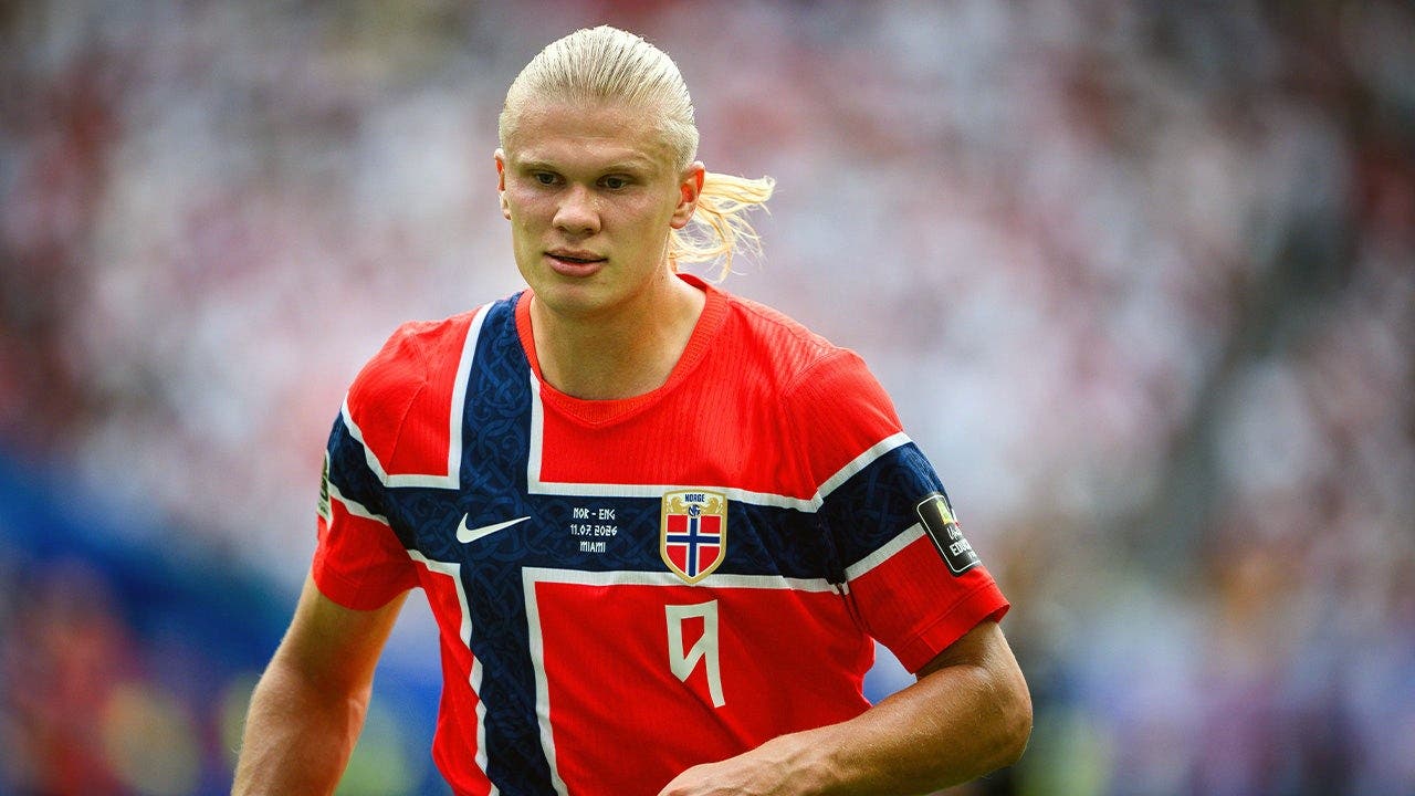 Norwegian soccer star Erling Haaland’s top-tier summer continues, snags pinnacle of celebrity photo-ops Norwegian soccer star Erling Haaland’s top-tier summer continues, snags pinnacle of celebrity photo-ops