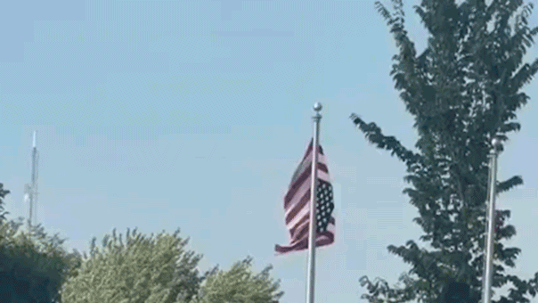 Una bandera estadounidense colocada al revés en una celebración Minnesota en Minnesota desata el caos en la comunidad: «Inconcebible»