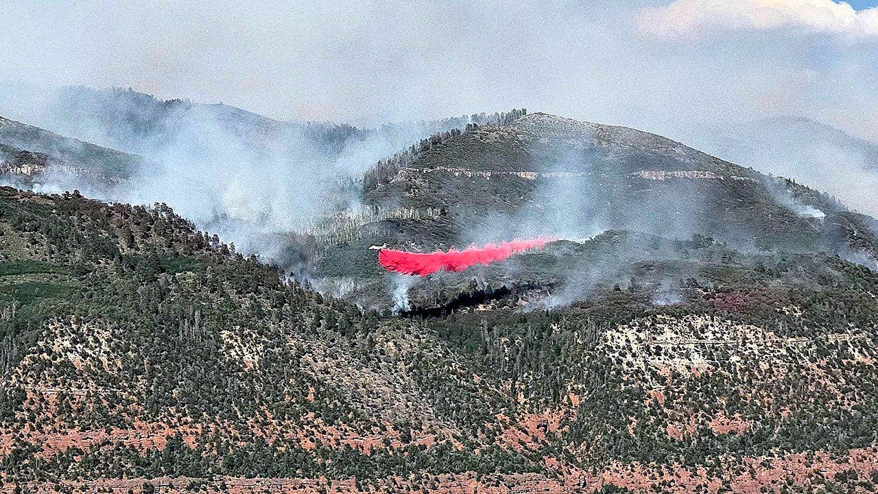 Colorado firefighting pilot killed when plane crashes into reservoir Colorado firefighting pilot killed when plane crashes into reservoir