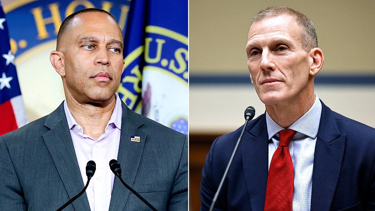Former Clinton official warns 'radical' socialist takeover will 'destroy' the Democratic Party if unchecked