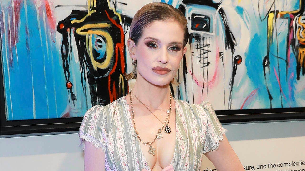 Kelly Osbourne poses in white swimsuit on yacht amid body shaming Kelly Osbourne poses in white swimsuit on yacht amid body shaming
