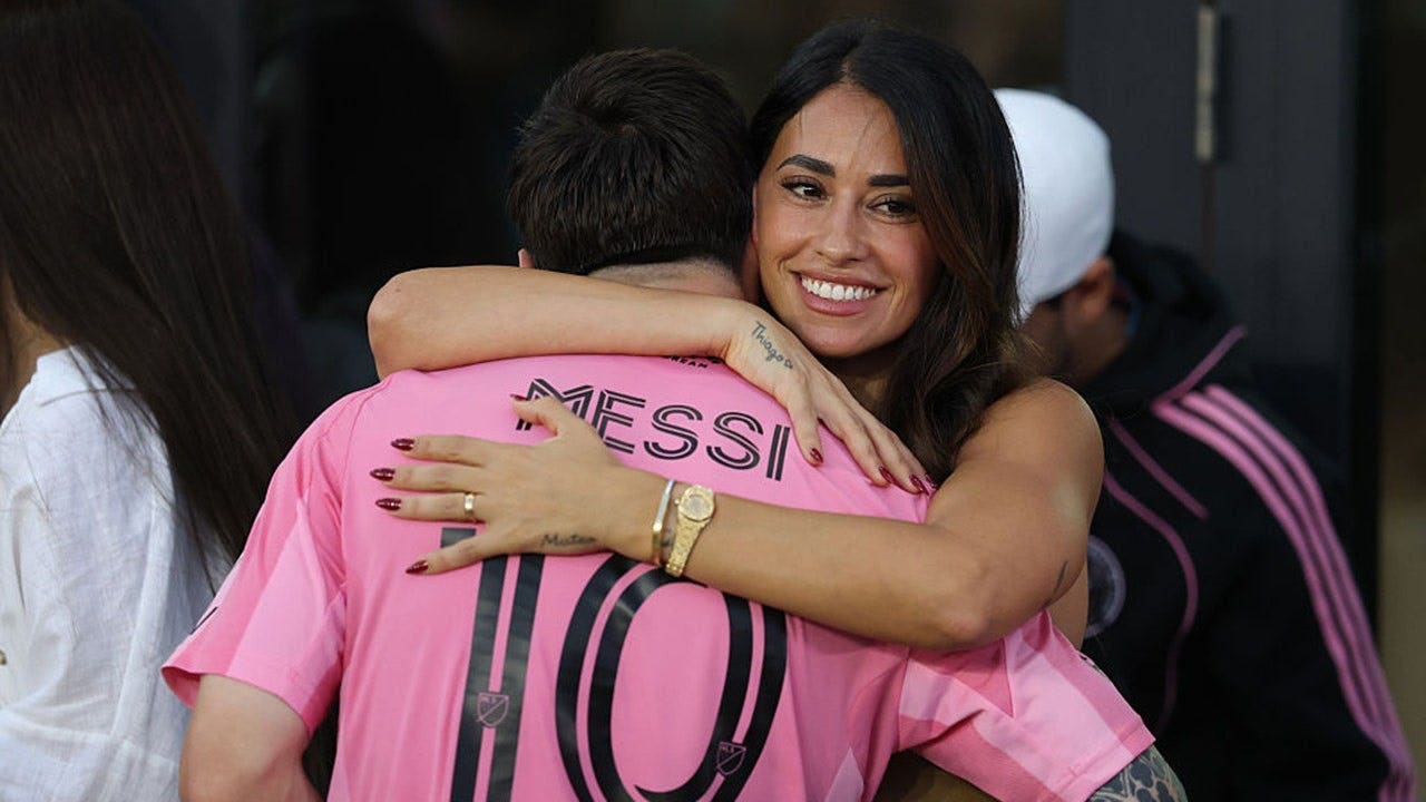 Lionel Messi’s wife celebrates his legendary career, tourists on hot springs & TikTok’s wild new challenge Lionel Messi’s wife celebrates his legendary career, tourists on hot springs & TikTok’s wild new challenge