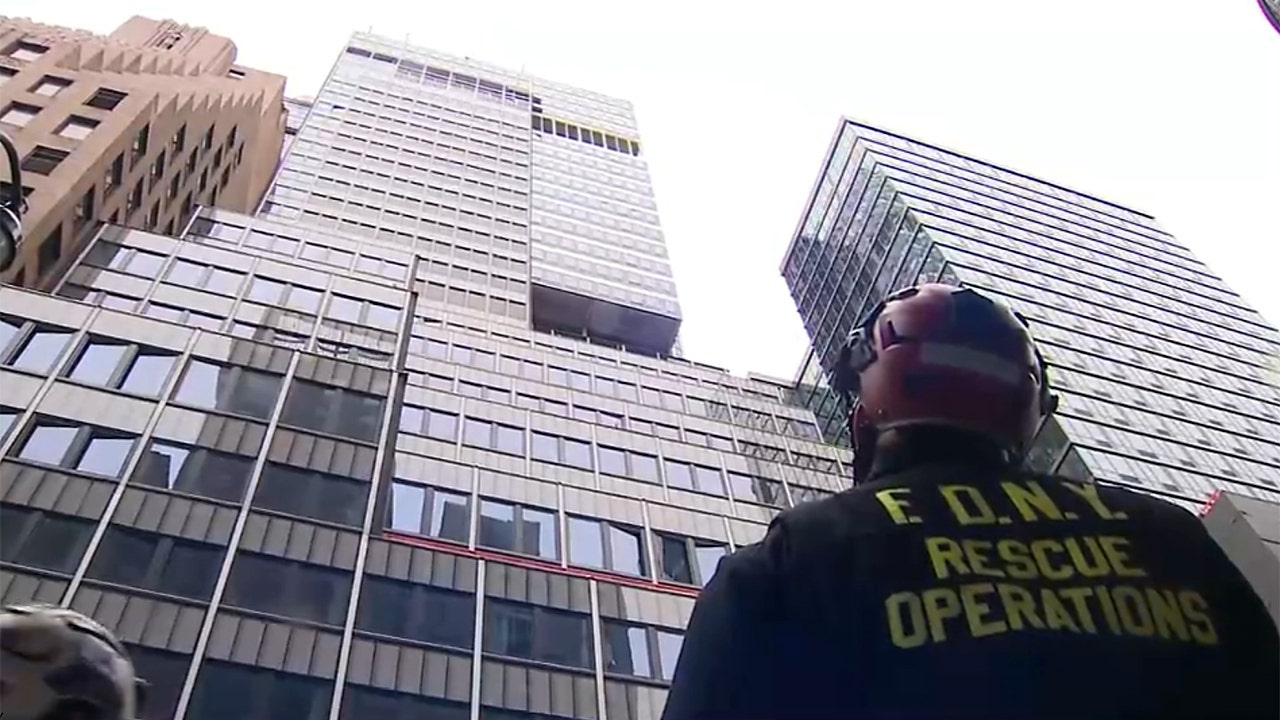 Manhattan high-rise evacuated as officials warn of potential collapse