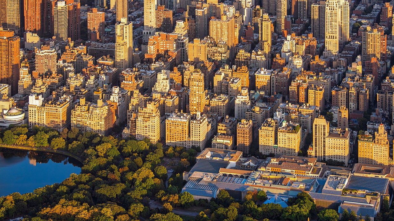NYC health officials warn Central Park visitors after Legionnaires’ outbreak grows on Upper East Side NYC health officials warn Central Park visitors after Legionnaires’ outbreak grows on Upper East Side