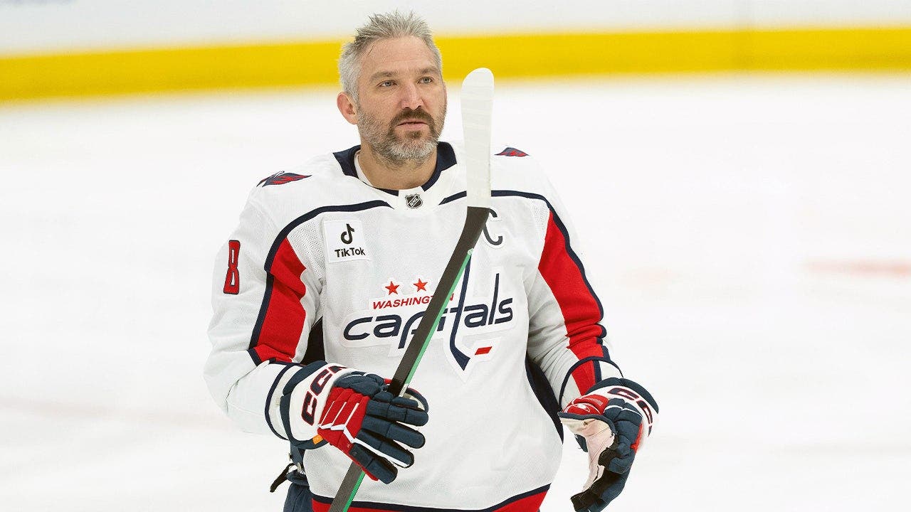 亞歷克斯·奧韋奇金 (Alex Ovechkin) 與首都隊簽署一年合約重返 NHL