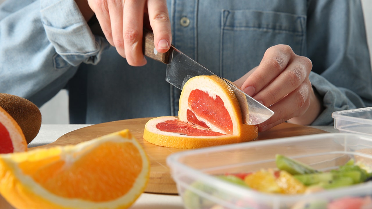 Grapefruit drug interaction warning noted for those taking statins, antidepressants Grapefruit drug interaction warning noted for those taking statins, antidepressants