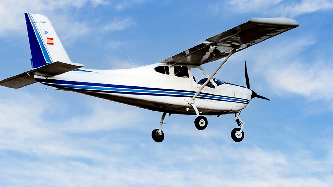 Pilot's viral sky message leaves people stunned after unexpected flight path