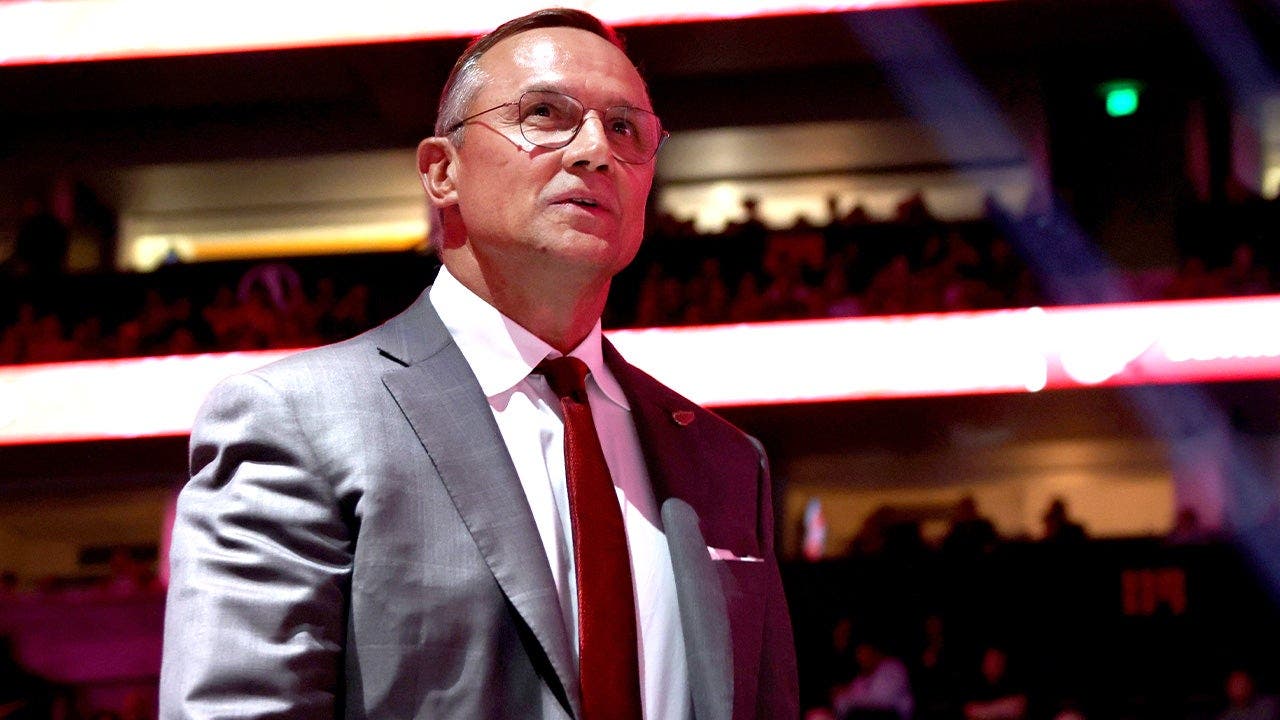 Red Wings legend Steve Yzerman steps down as the team’s general manager amid a turbulent offseason Red Wings legend Steve Yzerman steps down as the team’s general manager amid a turbulent offseason