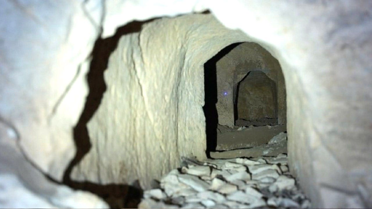 Ancient burial cave is unearthed in Jerusalem during police operation Ancient burial cave is unearthed in Jerusalem during police operation