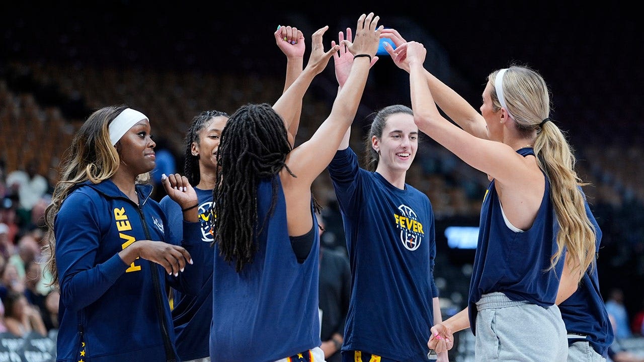 Caitlin Clark helps lift Fever past Tempo after Kelsey Mitchell sits out late while ‘overheated’ Caitlin Clark helps lift Fever past Tempo after Kelsey Mitchell sits out late while ‘overheated’