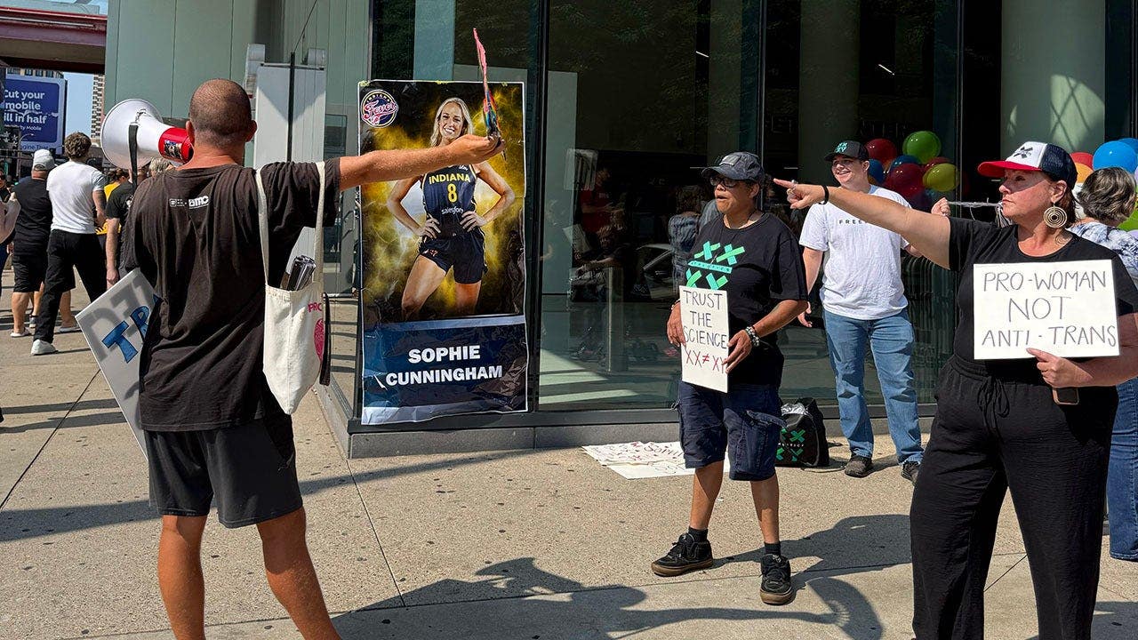 Trans activists harass, hurl slurs at Sophie Cunningham supporters before Fever game in Minnesota