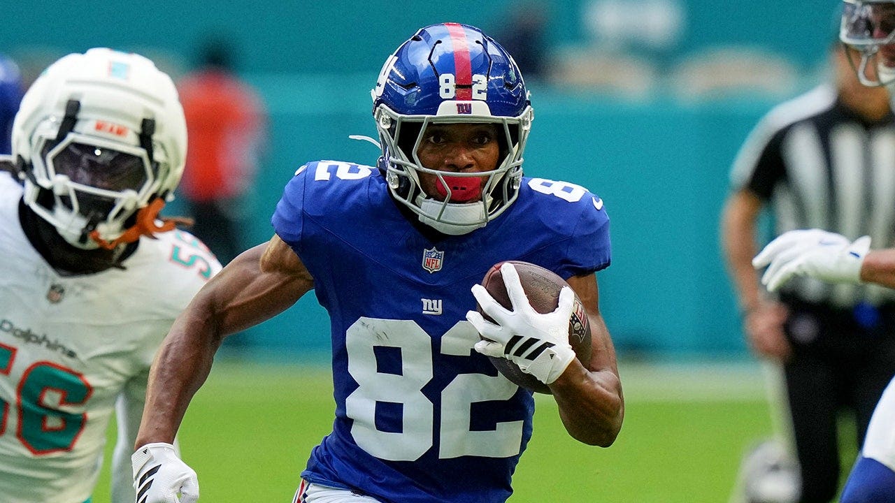 Giants wide receiver Calvin Austin carted off with apparent major knee injury in brutal training camp scene