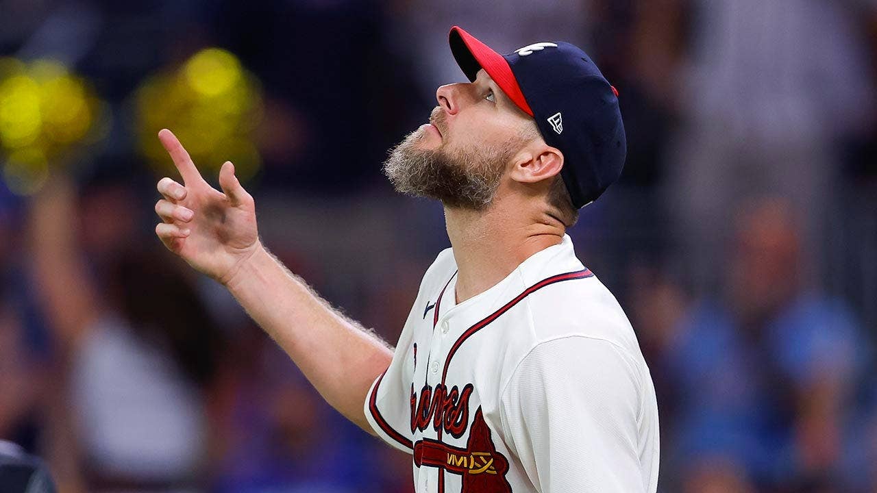 Chris Sale turns back clock, hits triple digits and completes gem on emotional night in Braves sweep Chris Sale turns back clock, hits triple digits and completes gem on emotional night in Braves sweep