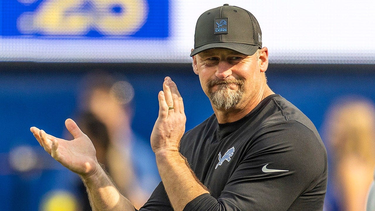Lions' Dan Campbell delivers awesome message about high school football amid college football chaos
