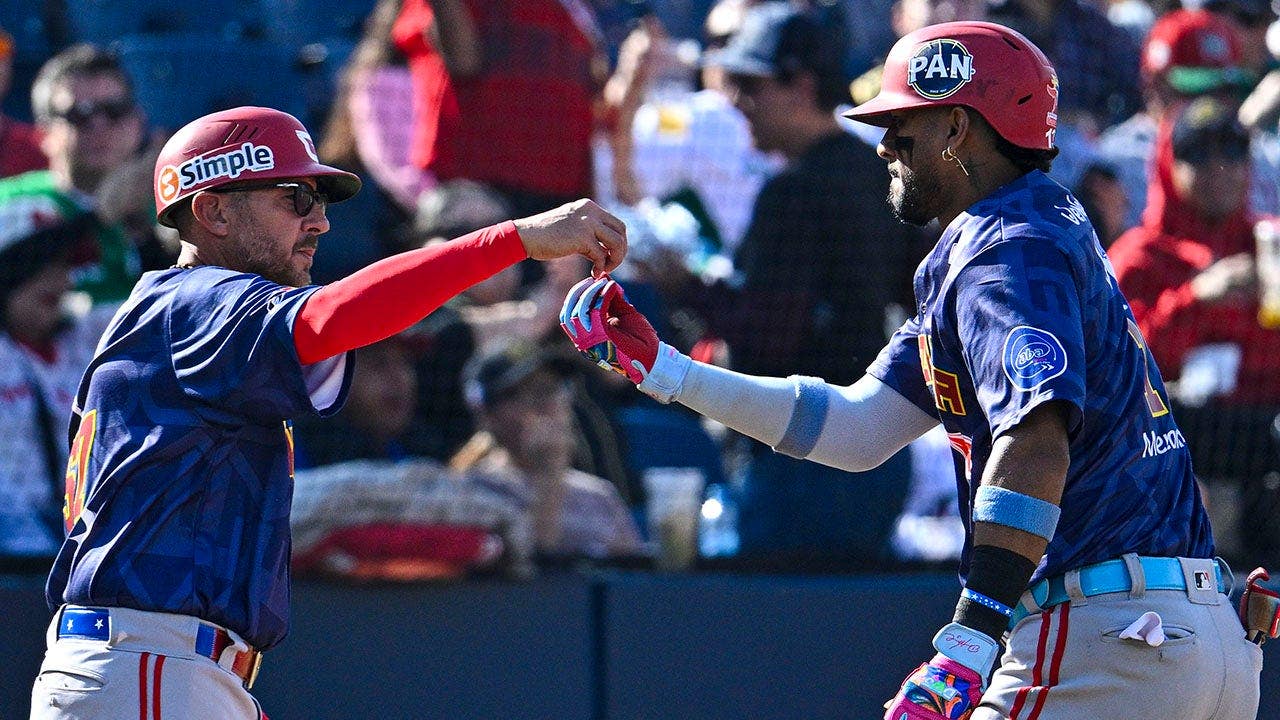 Baserunner sparks brawl in Mexican Baseball League after sucker punching a fielder who tagged him out Baserunner sparks brawl in Mexican Baseball League after sucker punching a fielder who tagged him out