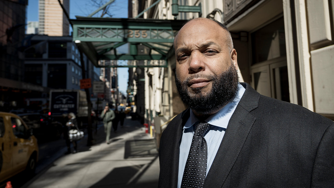 Derrick Parker, NYPD’s ‘Hip-Hop Cop’ and cold case detective, dies at 65 Derrick Parker, NYPD’s ‘Hip-Hop Cop’ and cold case detective, dies at 65
