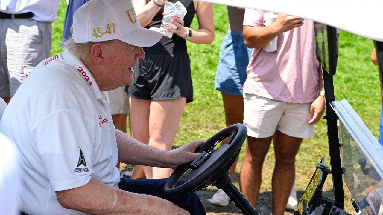 President Trump receives big cheers from spectators during LIV Golf event at his New Jersey club President Trump receives big cheers from spectators during LIV Golf event at his New Jersey club