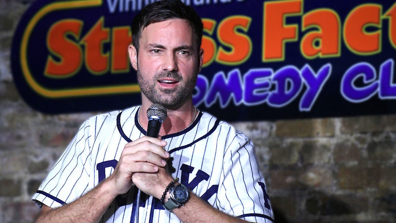 Left-leaning comedian labeled ‘childish’ by conservative Jeff Dye after insult scrawled on Tesla Left-leaning comedian labeled ‘childish’ by conservative Jeff Dye after insult scrawled on Tesla