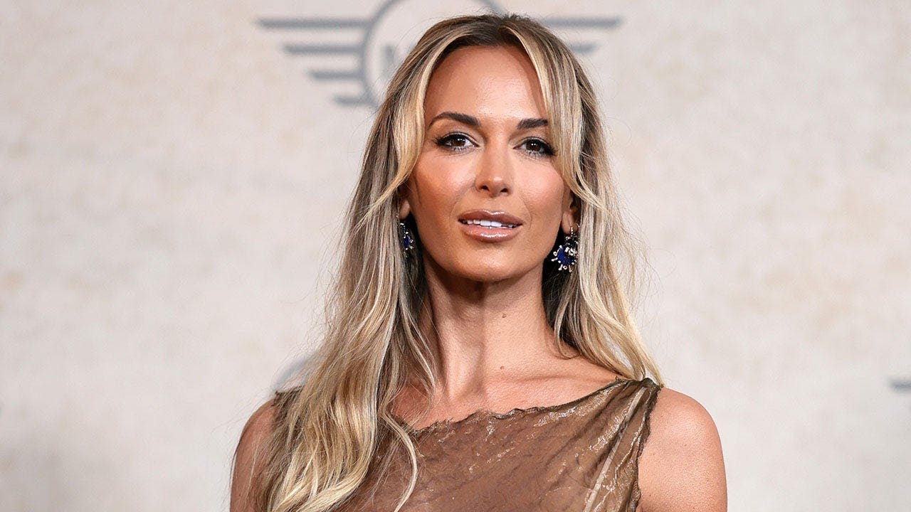 Jena Sims keeps the wholesome golf content coming as she leaves it all on the course doing the worm Jena Sims keeps the wholesome golf content coming as she leaves it all on the course doing the worm