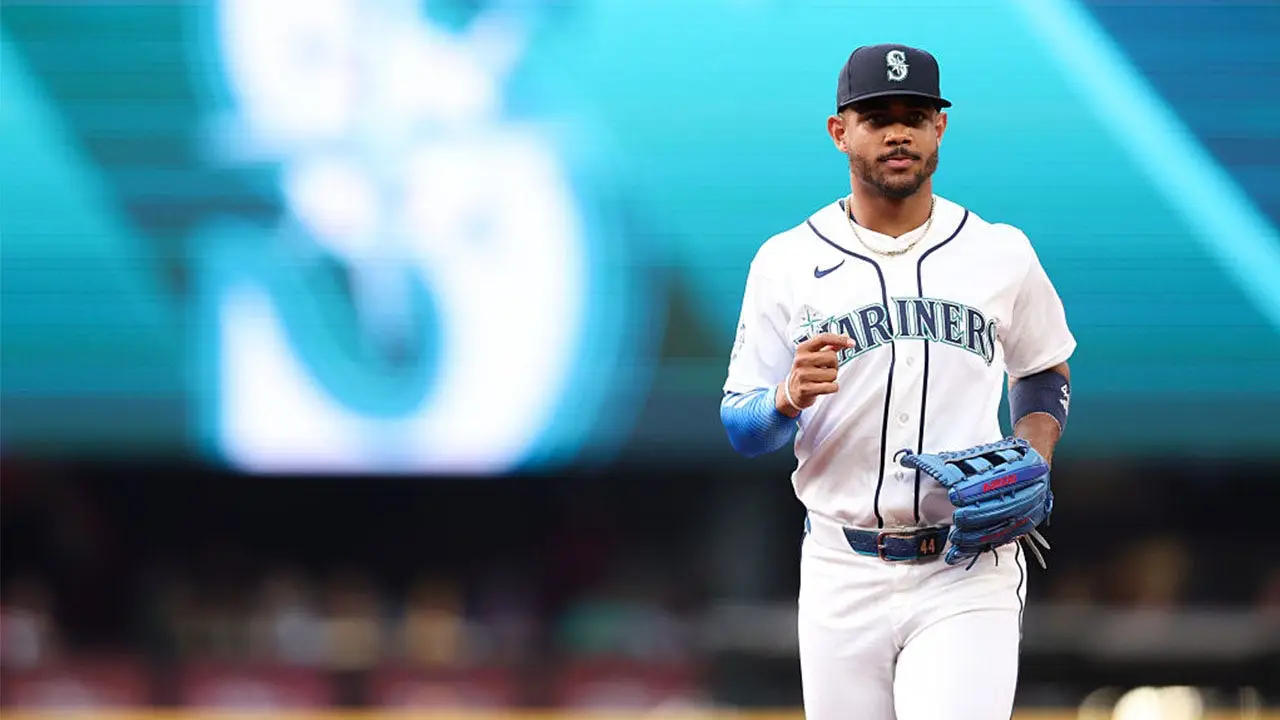 Julio Rodriguez's inexcusable gaffe in center field is perfect microcosm of Mariners 22-0 loss to Brewers