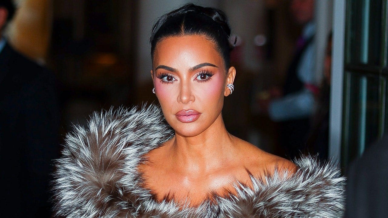 Suspect arrested at Kim Kardashian’s mansion after stolen vehicle, break-in reported in Hidden Hills Suspect arrested at Kim Kardashian’s mansion after stolen vehicle, break-in reported in Hidden Hills
