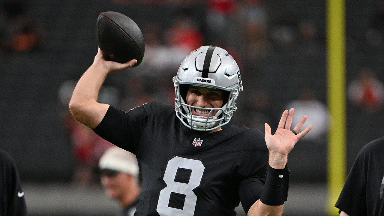 Kirk Cousins dominates Raiders preseason quarterback play but coach Klint Kubiak still won’t name the starter
