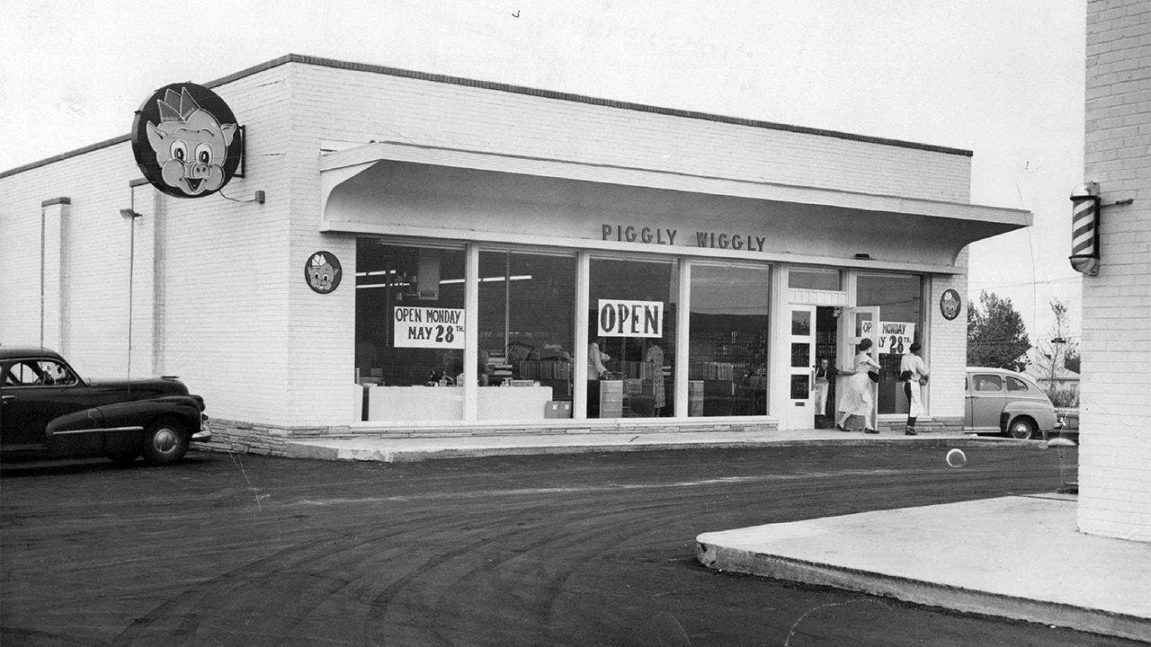 Shoppers are going hog wild for Piggly Wiggly’s retro pig merchandise Shoppers are going hog wild for Piggly Wiggly’s retro pig merchandise