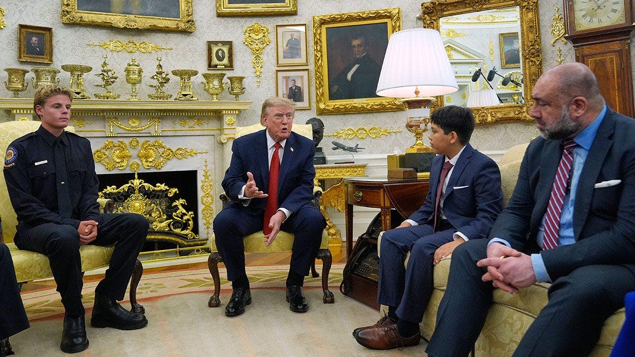 Trump Meets Teen Lifeguard and Boy Saved in Viral Ocean Rescue at Oval Office Trump Meets Teen Lifeguard and Boy Saved in Viral Ocean Rescue at Oval Office
