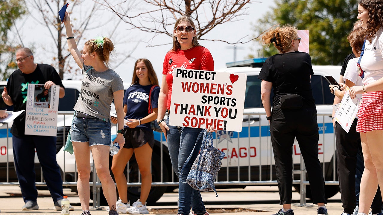 Sophie Cunningham supporters rally in Chicago, while protesters showcase what’s wrong with America Sophie Cunningham supporters rally in Chicago, while protesters showcase what’s wrong with America